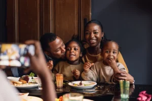 Understanding and Navigating Family Dynamics: Keys to Healthy Relationships 2 Understanding and Navigating Family Dynamics: Keys to Healthy Relationships